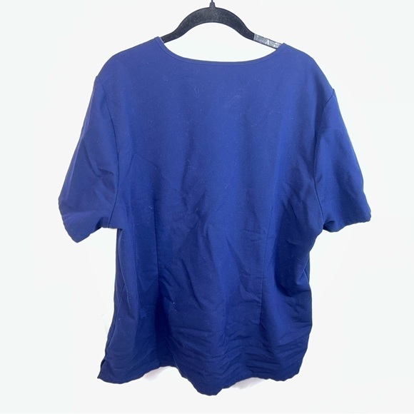 Figs Scrubs Top Technician Collection Catarina One Pocket Pullover V-Neck Top - Picture 10 of 11